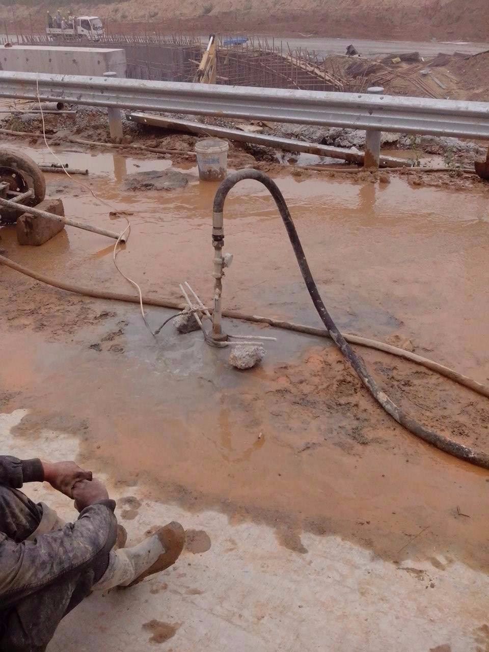 巫山路基压密注浆